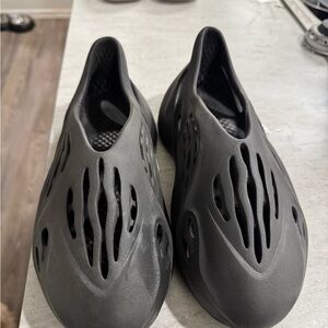 Black Yeezy Foam Runners